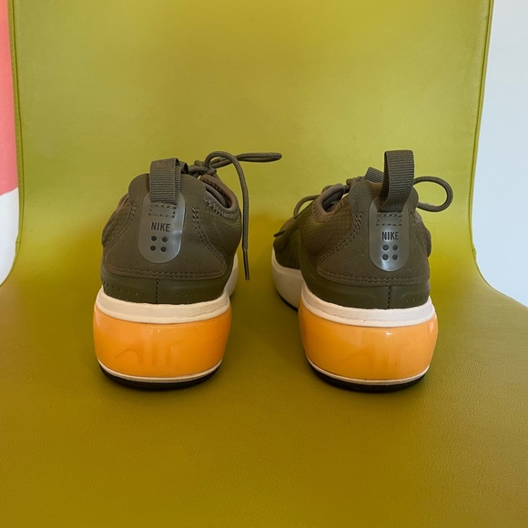 Nike Air Max Army Green and sherbet orange shoes size 7.5. Worn twice. - Picture 5 of 6
